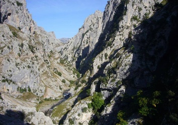 Wanderweg durch die Cares-Schlucht im Nationalpark Picos de Europa