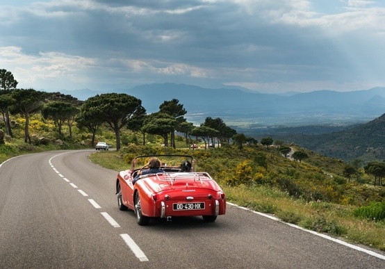 Pyrenäen-Roadtrip für ambitionierte Autofahrer: Vom Mittelmeer zum Atlantik